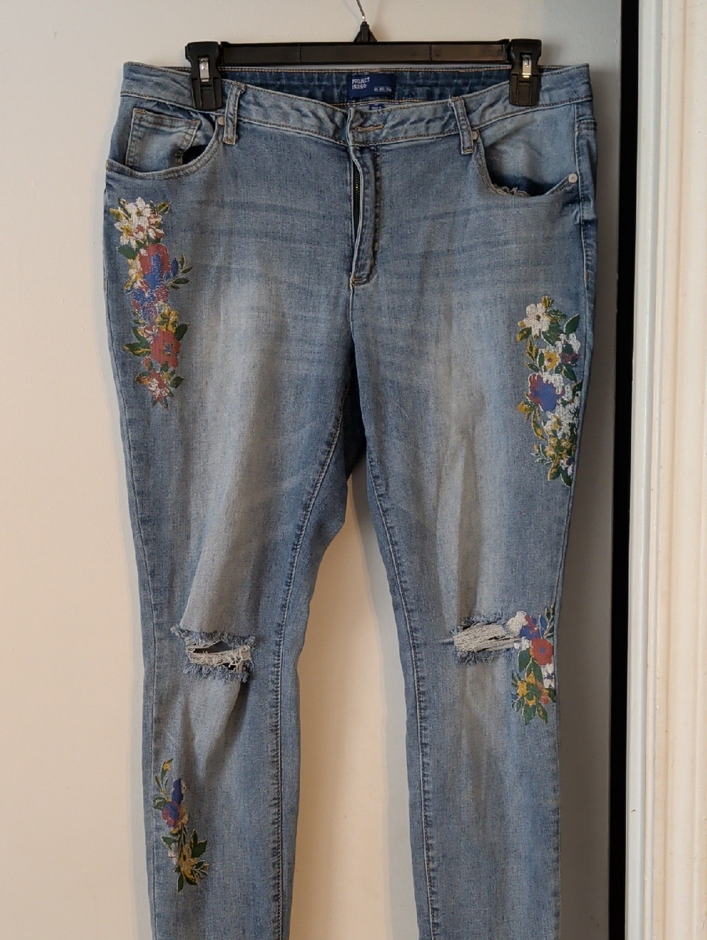 Light Blue Skinny Jeans with Floral Embroidery